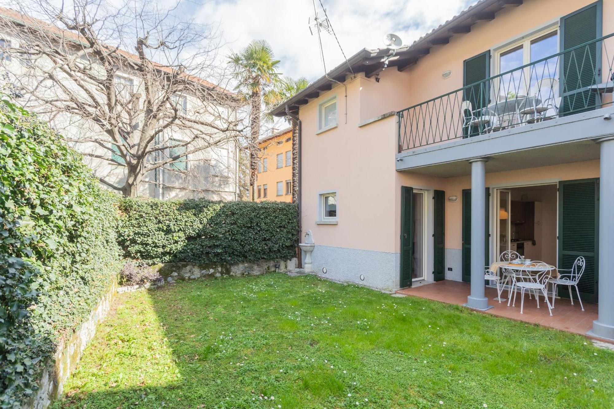 Ponente Balcony & Garden By Rent All Como Gravedona Esterno foto
