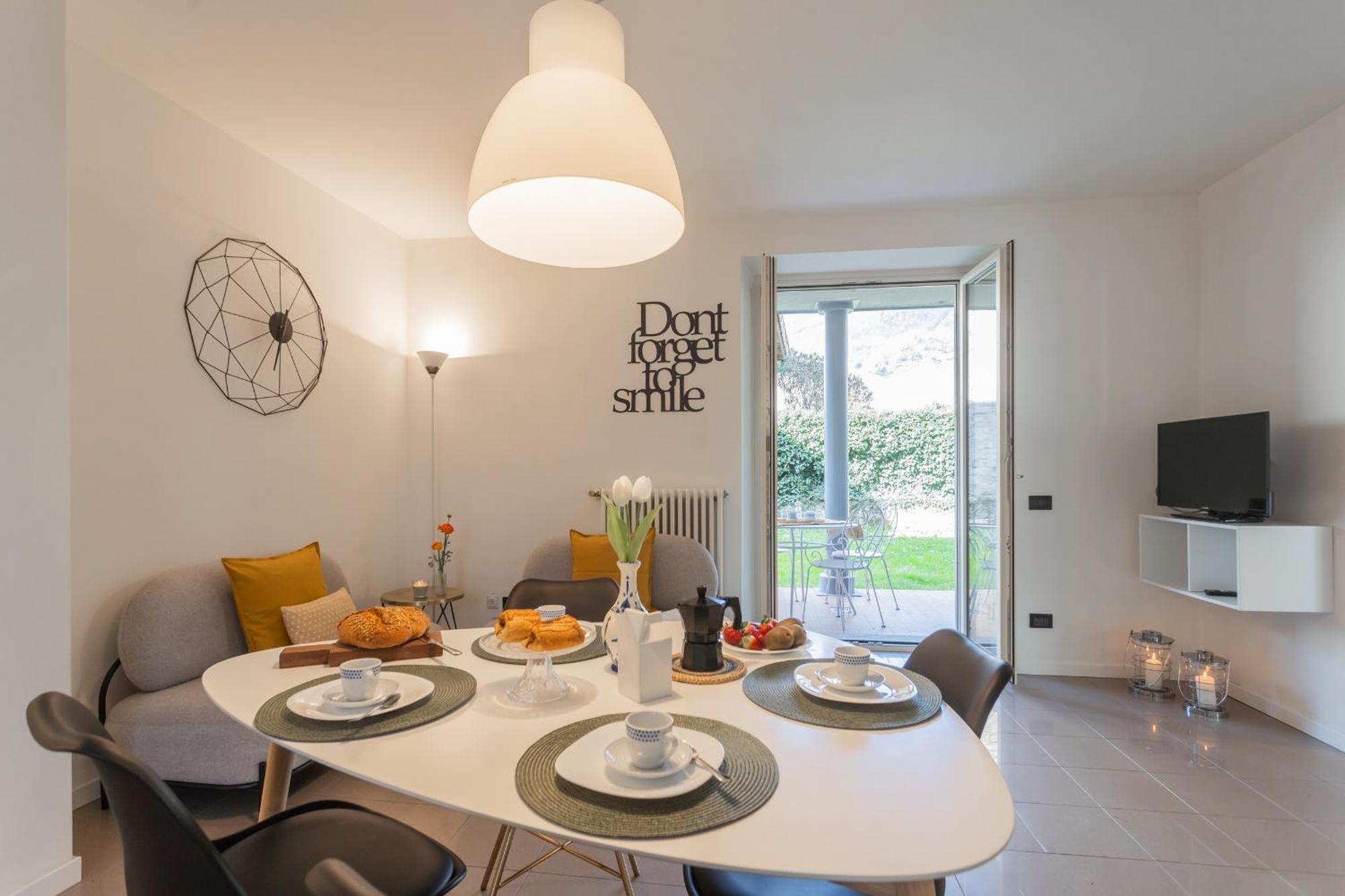 Ponente Balcony & Garden By Rent All Como Gravedona Esterno foto
